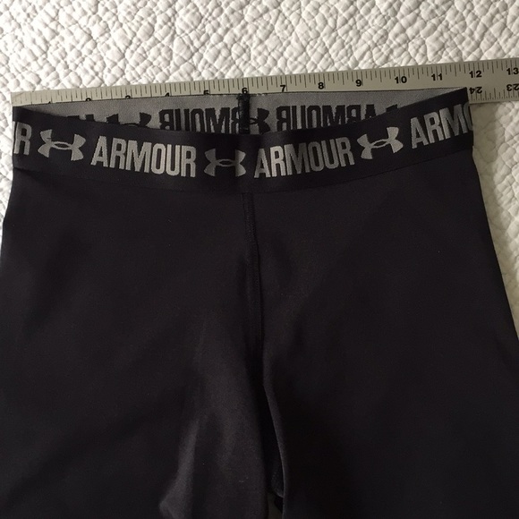 Under Armour Shorts - Picture 3 of 6